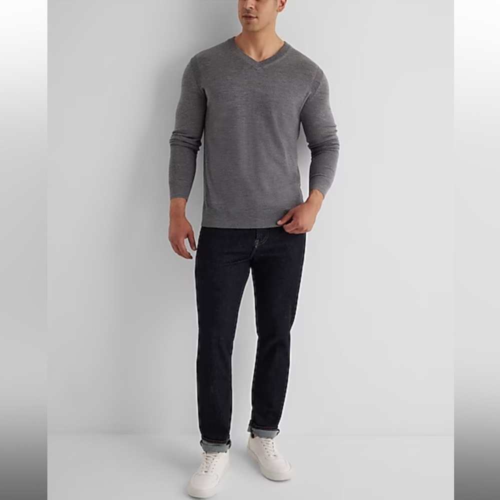 EXPRESS MERINO WOOL V NECK SWEATER IN GRAY SIZE M
